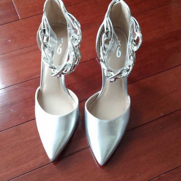 Sexy silver chain link heels - Picture 3 of 6